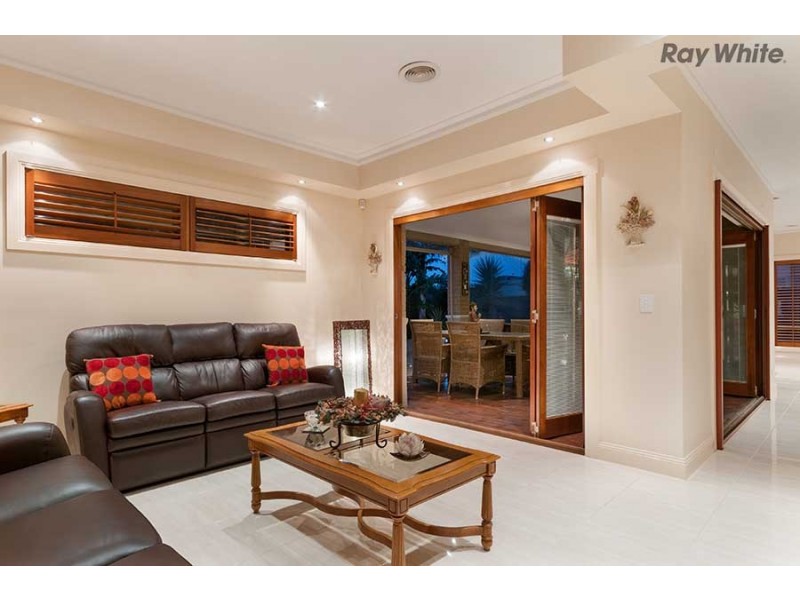 11 Oxford Drive, Hillside VIC 3037