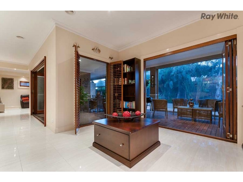 11 Oxford Drive, Hillside VIC 3037