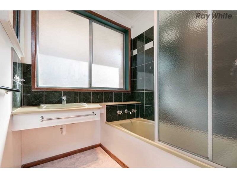 10 Edgeware Close, Kealba VIC 3021