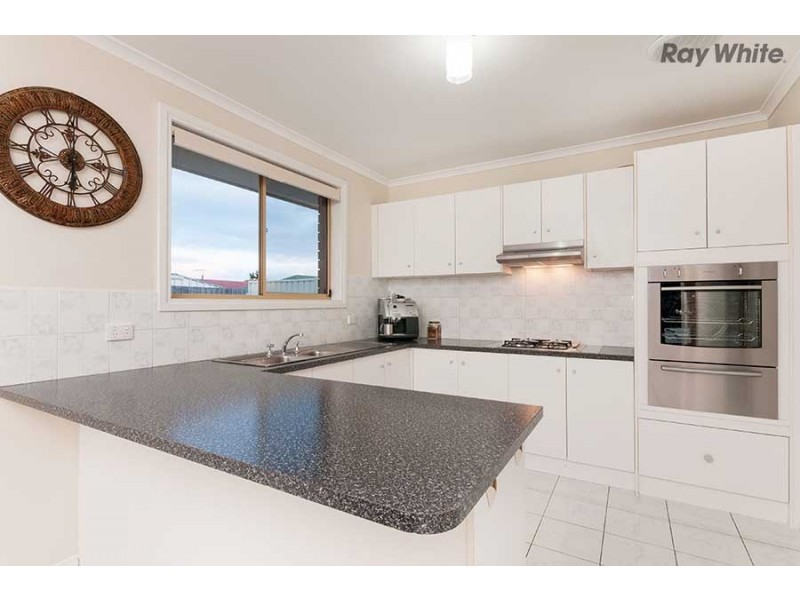 2/157 Copernicus Way, Keilor Downs VIC 3038