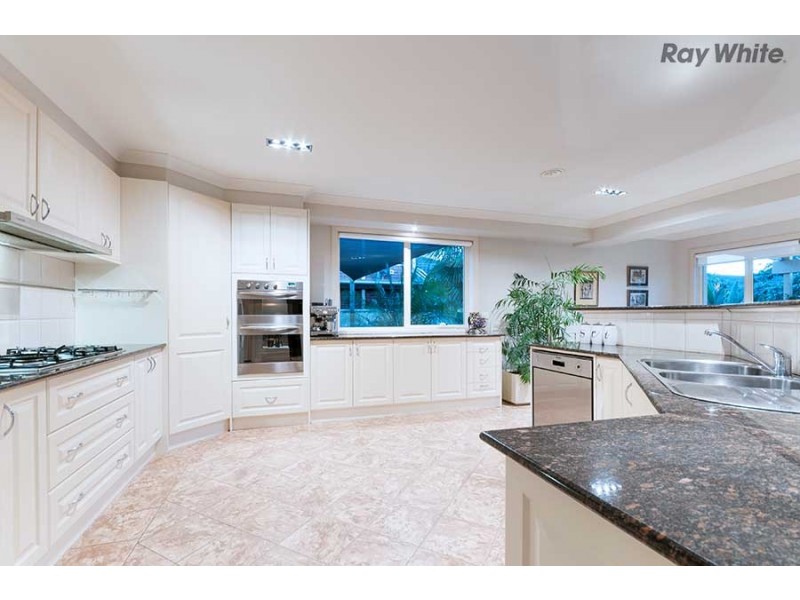 27 Botanic Drive, Hillside VIC 3037