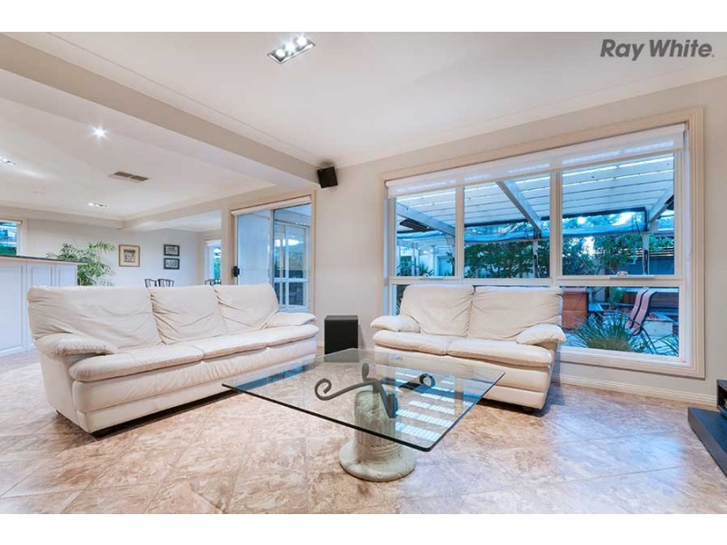 27 Botanic Drive, Hillside VIC 3037