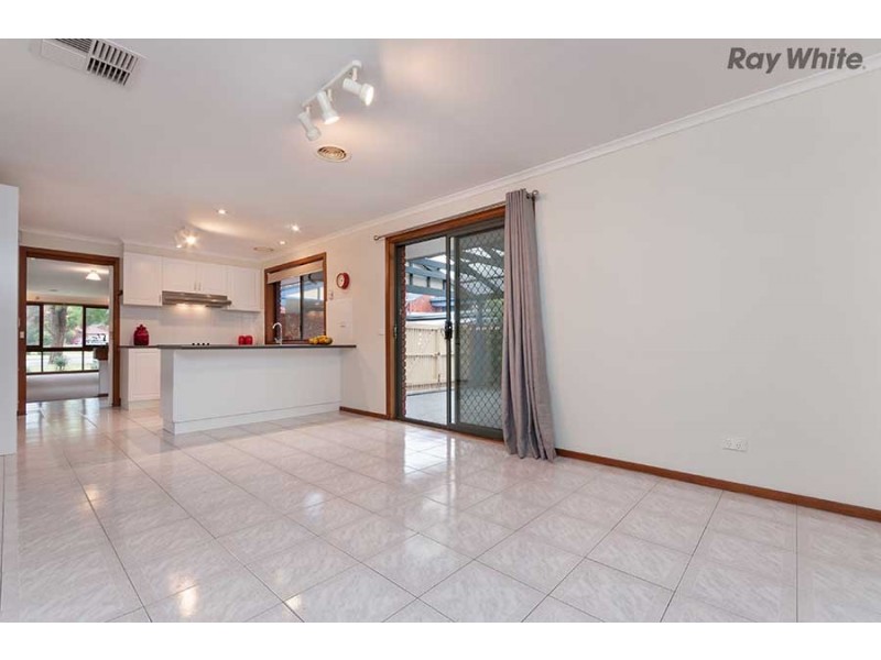 33 Prince Albert Crescent, Taylors Lakes VIC 3038