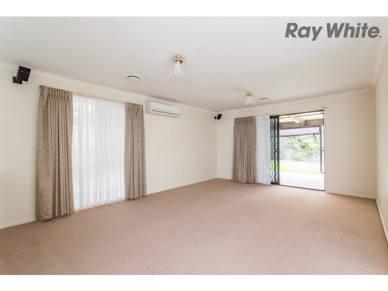 89 John Paul Drive, Hillside VIC 3037