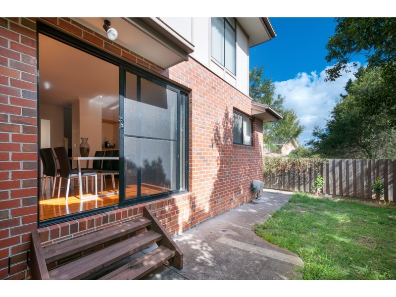 2/2 Boyle Crescent, Mill Park VIC 3082