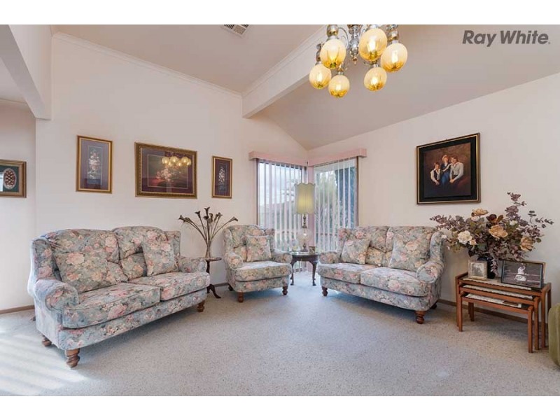 7 Milligan Parade, Sydenham VIC 3037