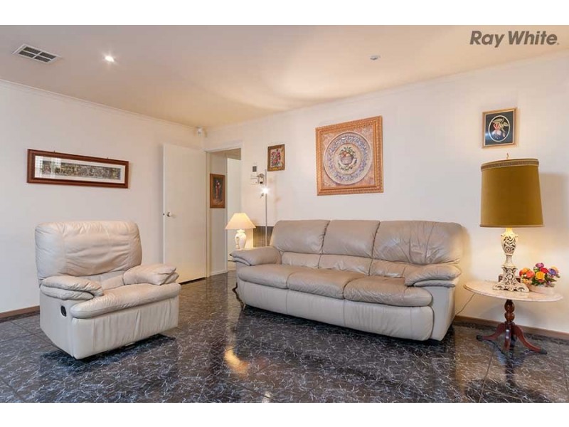 7 Milligan Parade, Sydenham VIC 3037