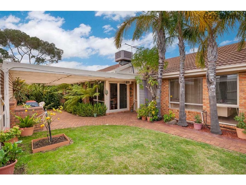 7 Milligan Parade, Sydenham VIC 3037