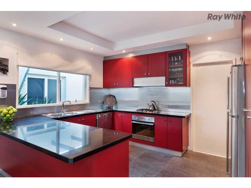 1 Penrhyn Court, Taylors Lakes VIC 3038