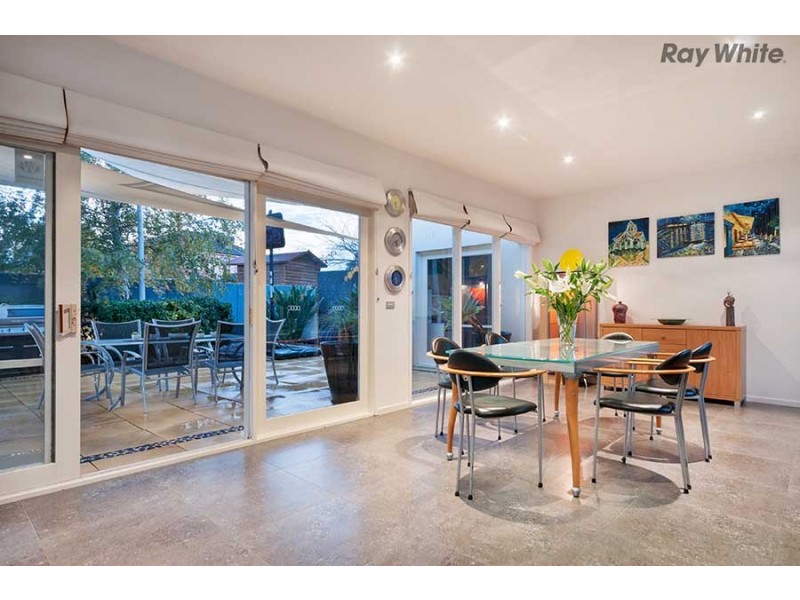 1 Penrhyn Court, Taylors Lakes VIC 3038