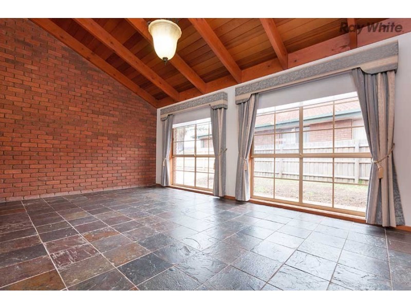 6 Lancia Drive, Keilor Downs VIC 3038