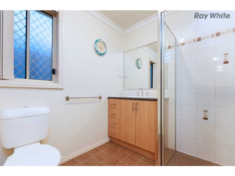 1/8 Sayvel Close, Hillside VIC 3037