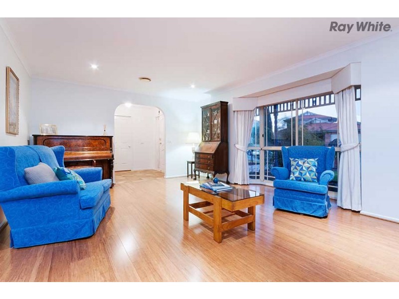 3 Pembroke Close, Taylors Lakes VIC 3038