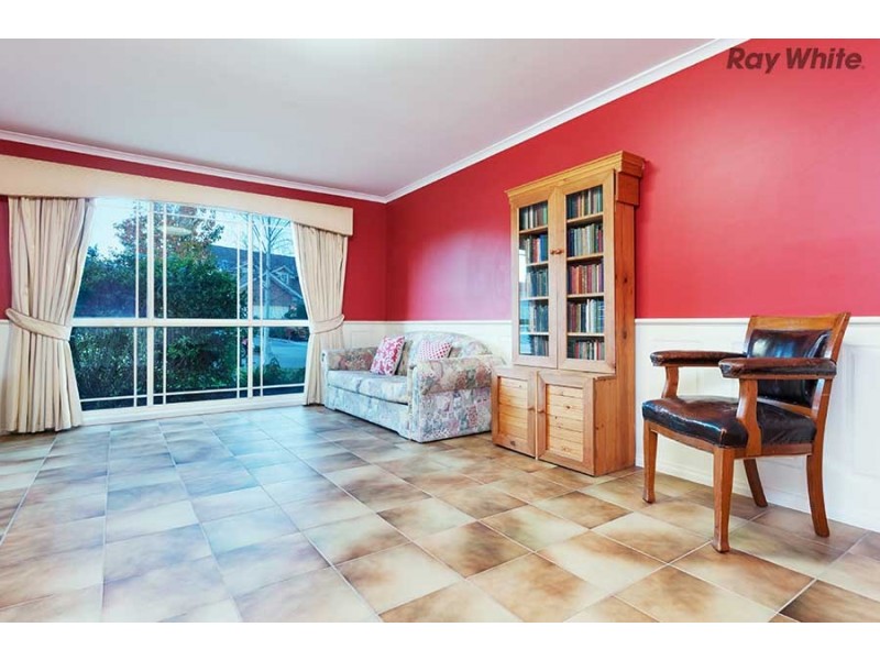 3 Pembroke Close, Taylors Lakes VIC 3038