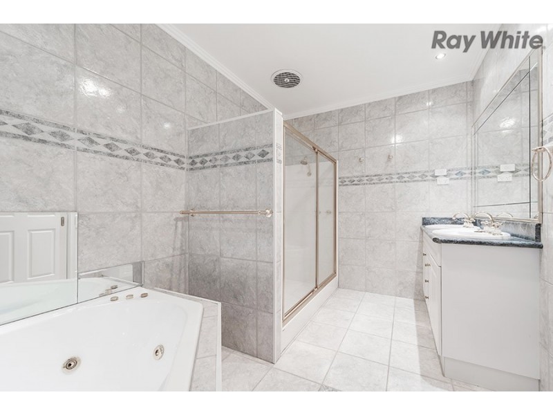 6 Queens Parade, Hillside VIC 3037