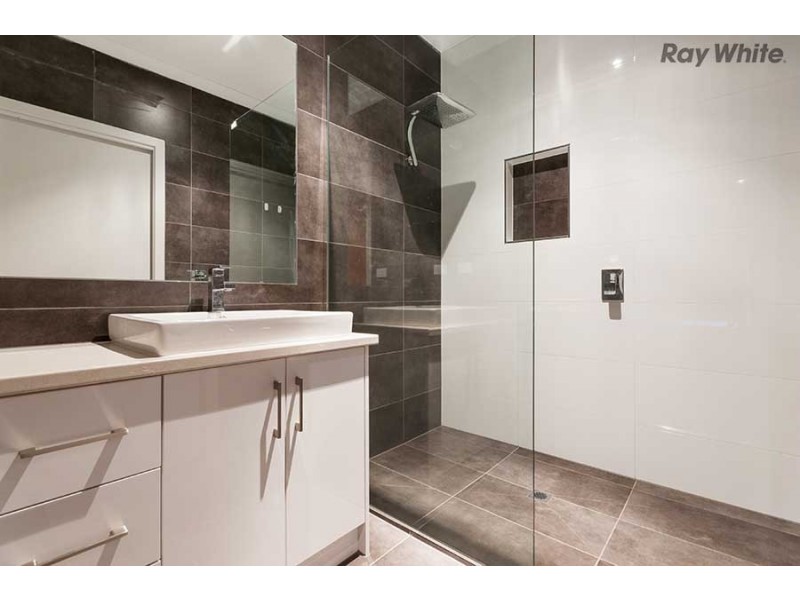 5 Shadforth Close, Taylors Hill VIC 3037