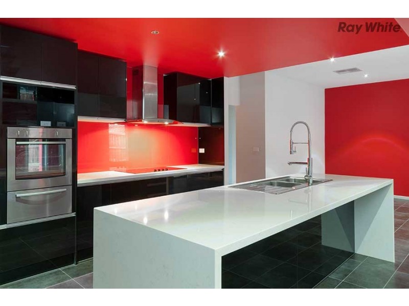 5 Shadforth Close, Taylors Hill VIC 3037