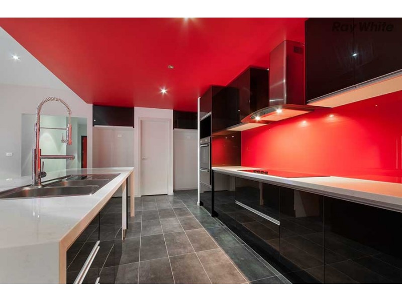 5 Shadforth Close, Taylors Hill VIC 3037