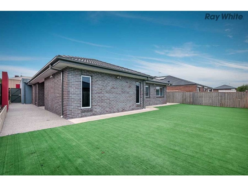 5 Shadforth Close, Taylors Hill VIC 3037