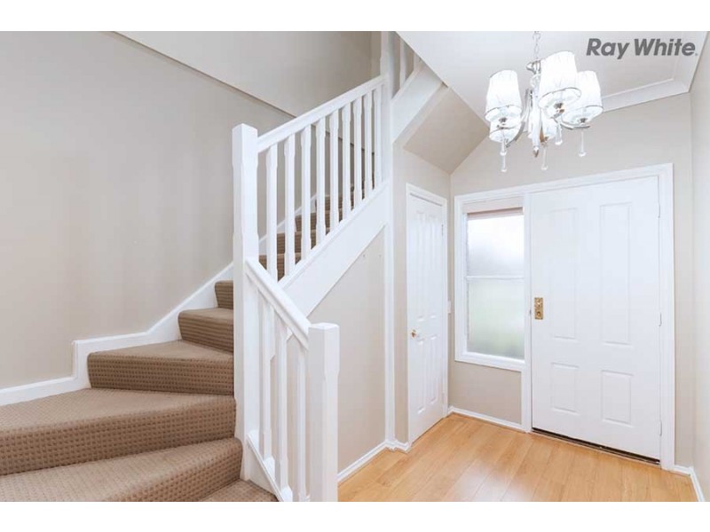 16 Sidney Place, Caroline Springs VIC 3023