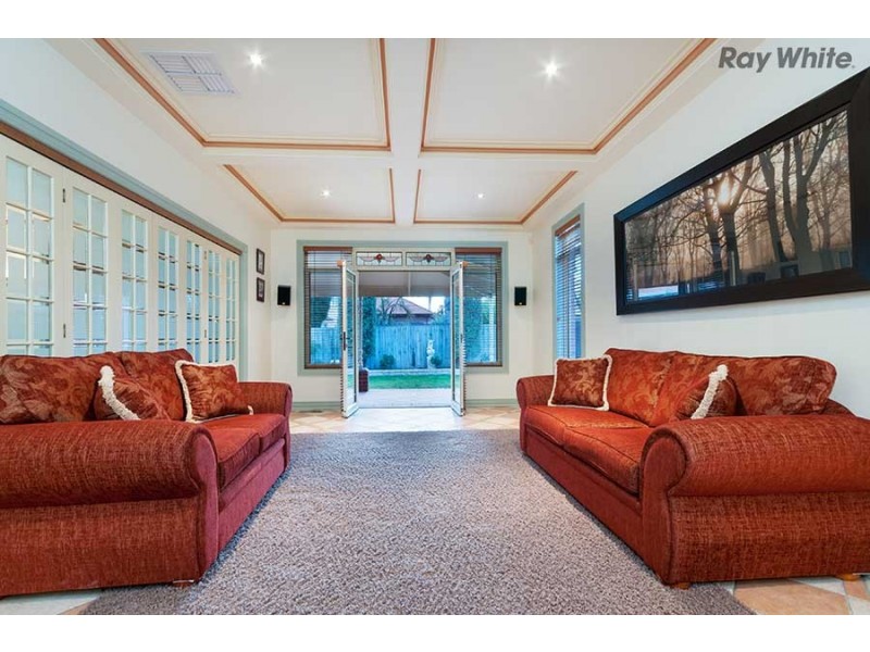 22 Glenbruar Drive, Hillside VIC 3037