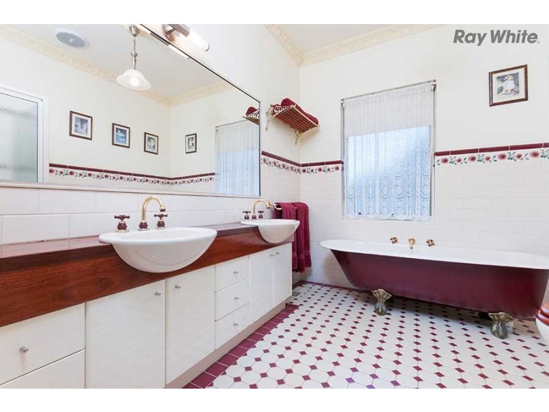 22 Glenbruar Drive, Hillside VIC 3037