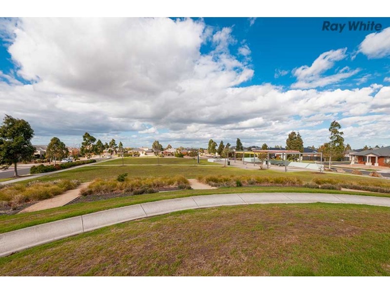 16 Lancelot Court, Hillside VIC 3037