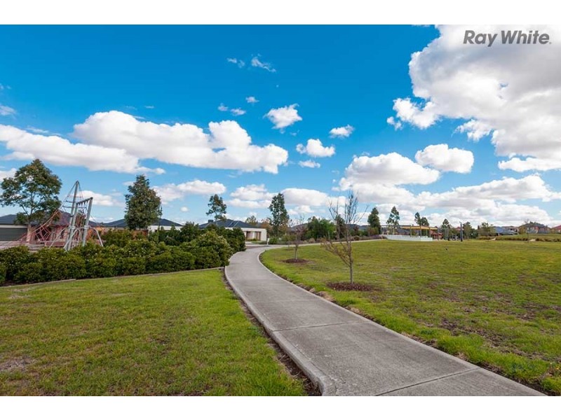 16 Lancelot Court, Hillside VIC 3037