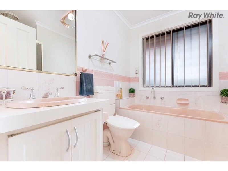 13 Bernborough Court, Keilor Downs VIC 3038