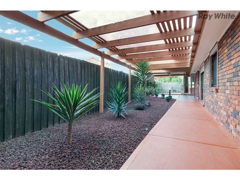 13 Bernborough Court, Keilor Downs VIC 3038