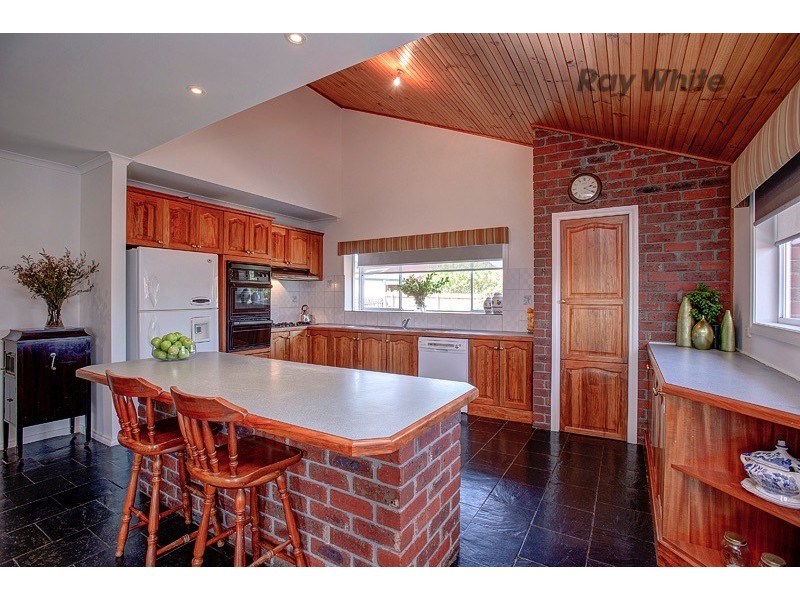 1 Lexon Way, Taylors Lakes VIC 3038