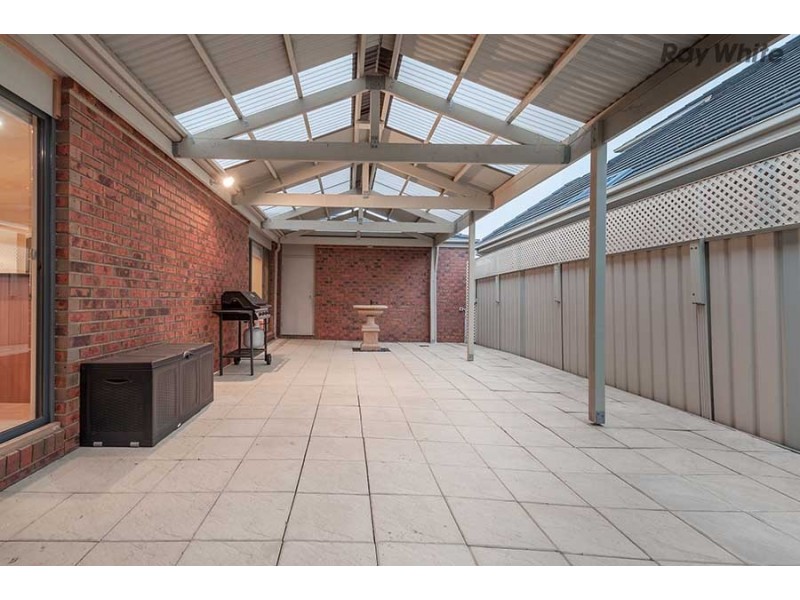 76 McCubbin Drive, Taylors Lakes VIC 3038