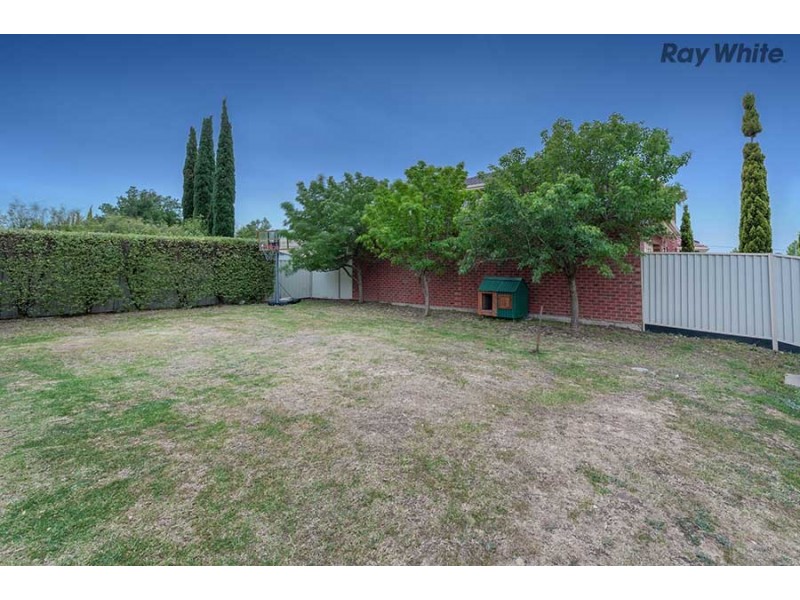 76 McCubbin Drive, Taylors Lakes VIC 3038