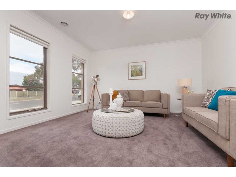 2F Apollo Road, Taylors Lakes VIC 3038