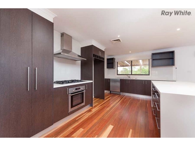 48 Pindari Avenue, Taylors Lakes VIC 3038