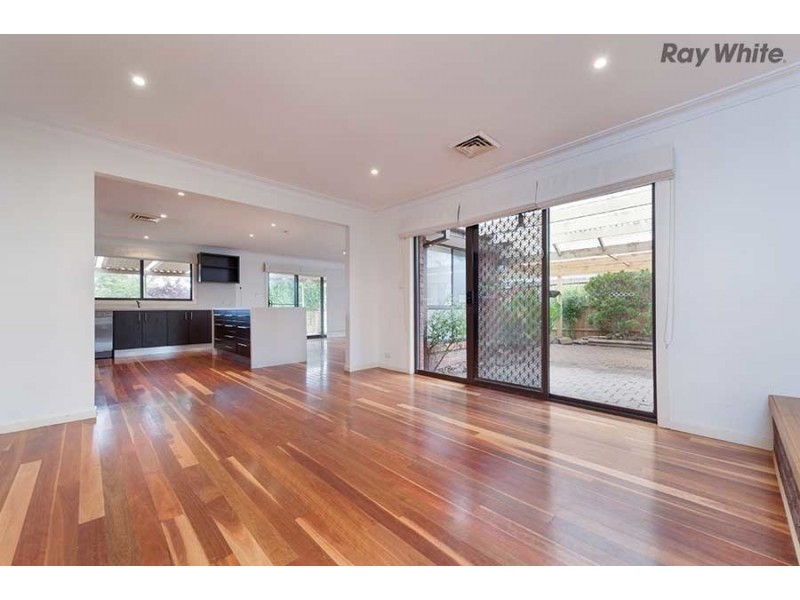 48 Pindari Avenue, Taylors Lakes VIC 3038