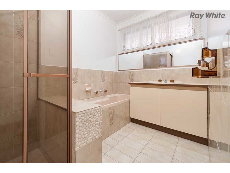 48 Pindari Avenue, Taylors Lakes VIC 3038