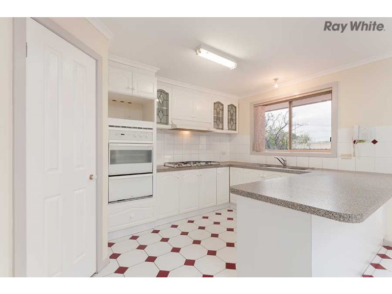 2/77 McArthur Avenue, St Albans VIC 3021