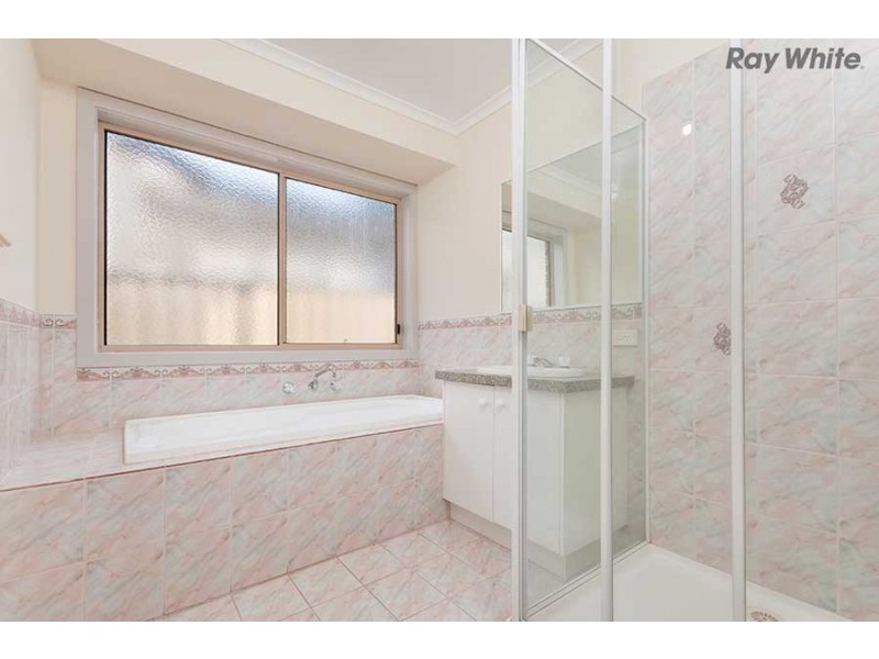 2/77 McArthur Avenue, St Albans VIC 3021