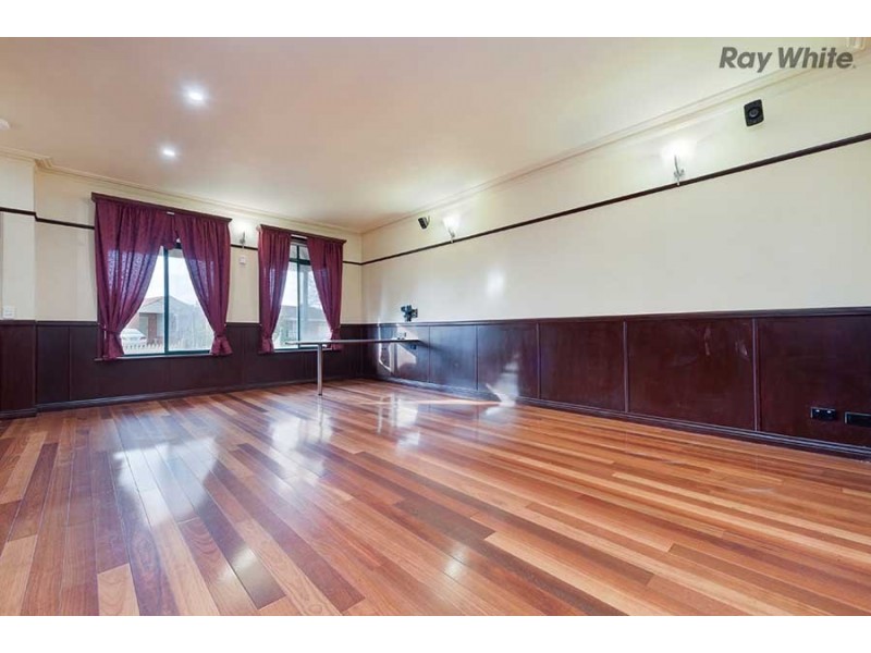 2/50 Saratoga Crescent, Keilor Downs VIC 3038