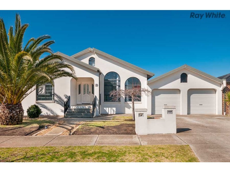 63 Pintail Crescent, Taylors Lakes VIC 3038