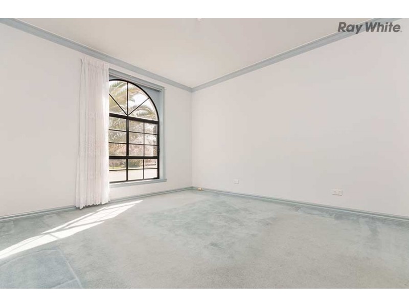 63 Pintail Crescent, Taylors Lakes VIC 3038