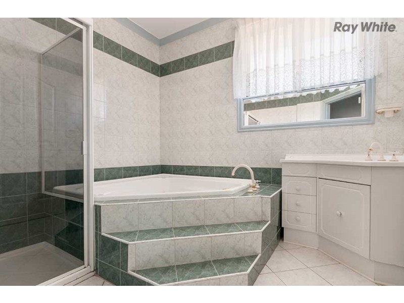 63 Pintail Crescent, Taylors Lakes VIC 3038