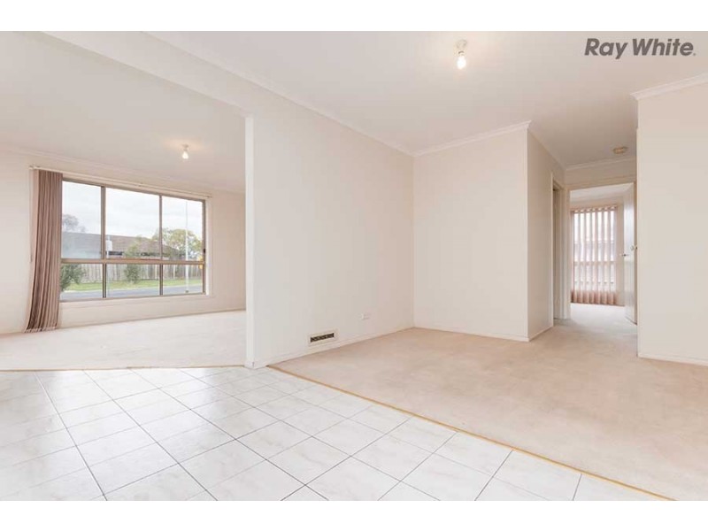 4 Saratoga Crescent, Keilor Downs VIC 3038