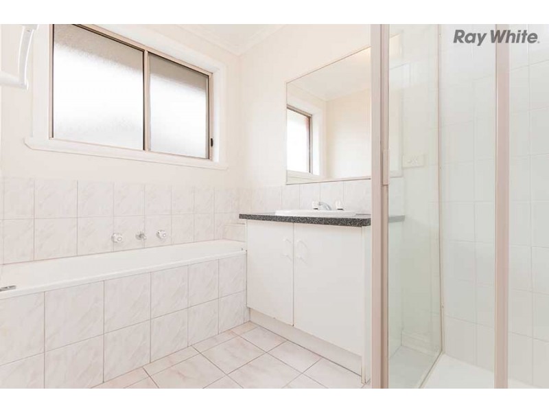 4 Saratoga Crescent, Keilor Downs VIC 3038