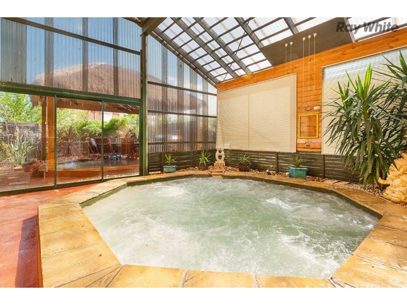 72 Nordic Ave, Taylors Lakes VIC 3038