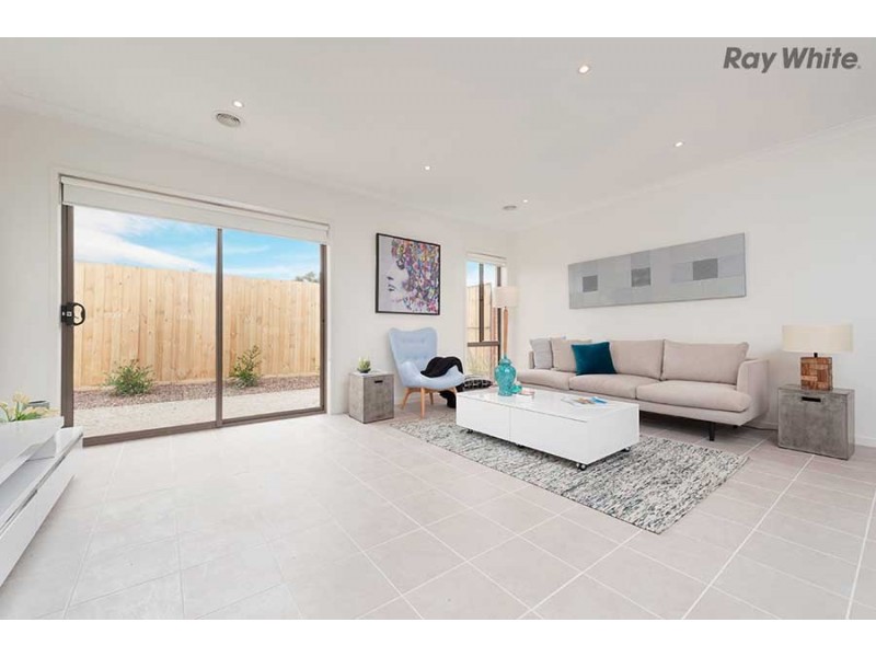 525 Sunshine Avenue, Taylors Lakes VIC 3038