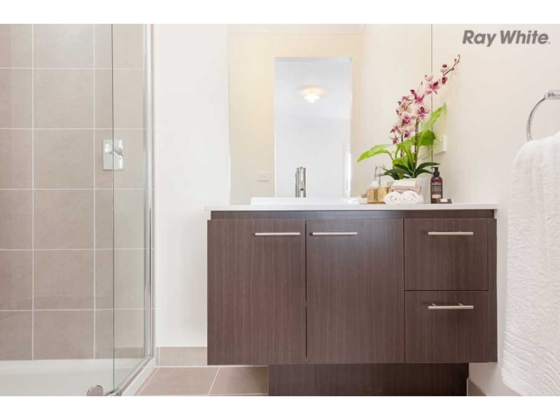 525 Sunshine Avenue, Taylors Lakes VIC 3038