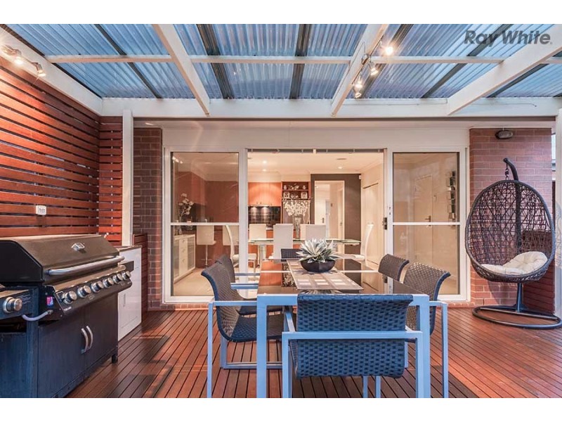 35 Wentworth Drive, Taylors Lakes VIC 3038