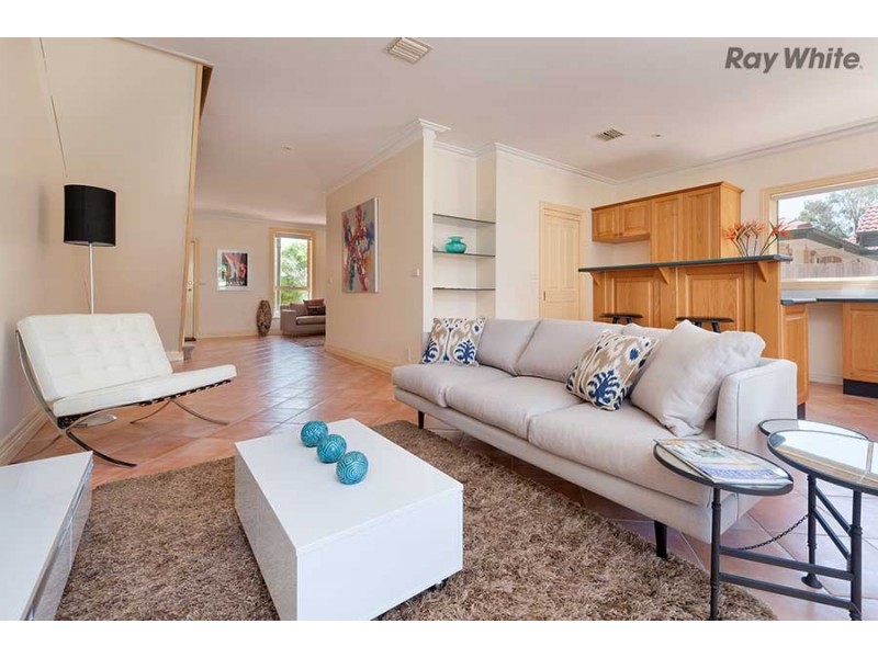 1/42 Chris Court, Sydenham VIC 3037